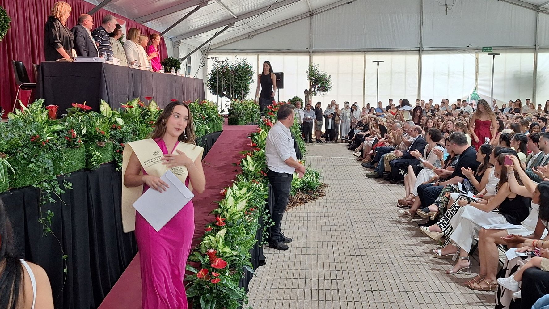 Más de 2.000 personas participan en las ceremonias de graduación