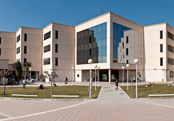 La oferta de las Escuelas Universitarias Gimbernat cuentan con la garantía de la UAB.